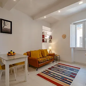 Monti Boutique - Live It Local! , Roma Italia
